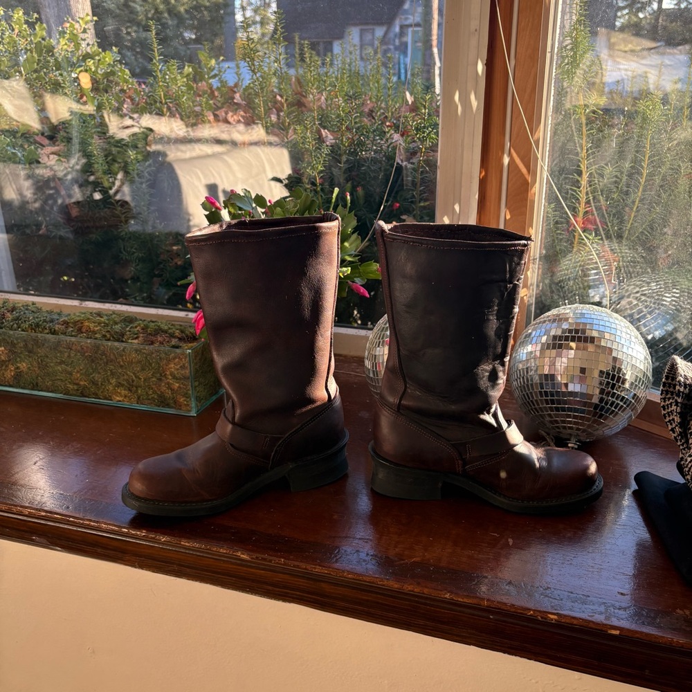 FRYE Engineer 12R Brown Leather Women's Boots size 7.5 - Picture 4 of 8